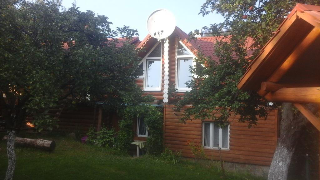 Садиба Під Гострою ชเดนิเยโว ภายนอก รูปภาพ