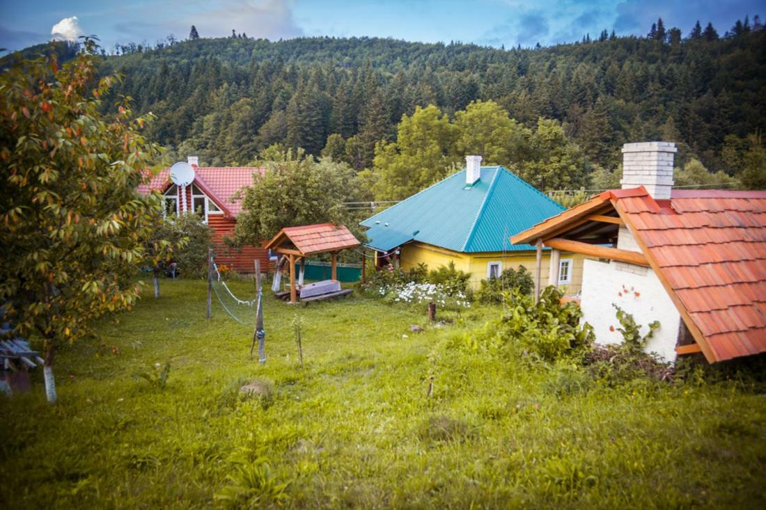 Садиба Під Гострою ชเดนิเยโว ภายนอก รูปภาพ