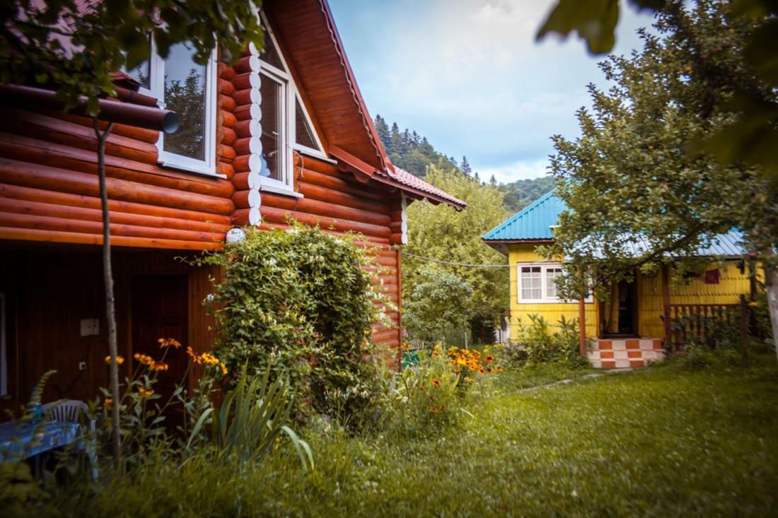 Садиба Під Гострою ชเดนิเยโว ภายนอก รูปภาพ